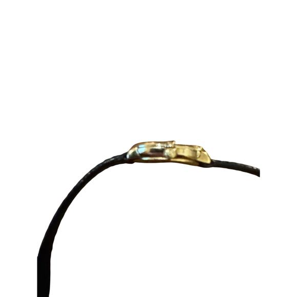 Elegant Vintage 80s Black & Gold Gucci Watch - Picture 4 of 7